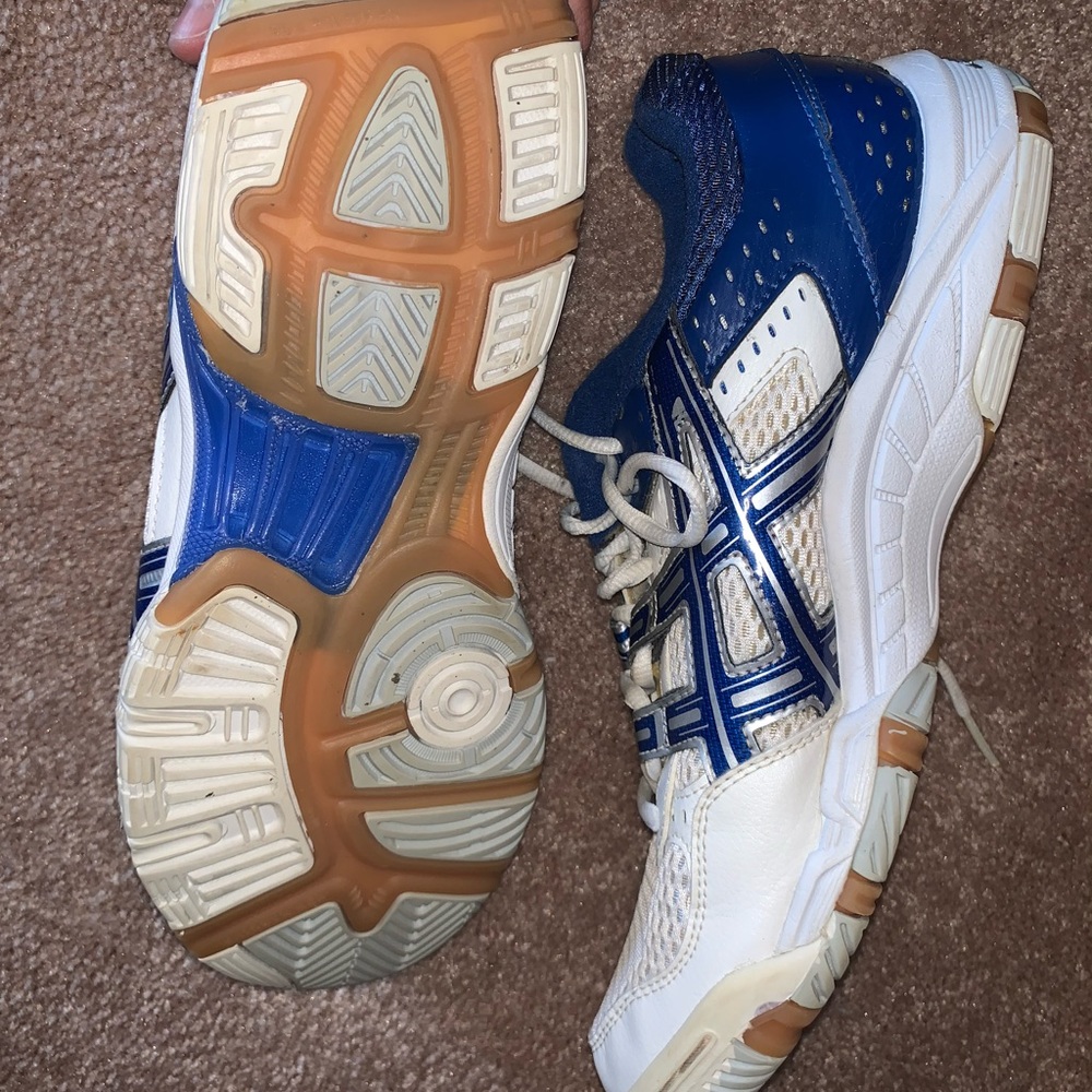 Volleyball shoes